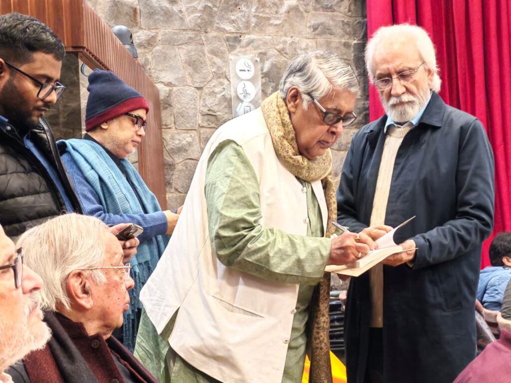 झूठ के महावृत्तांत की काट है यह पुस्तक!